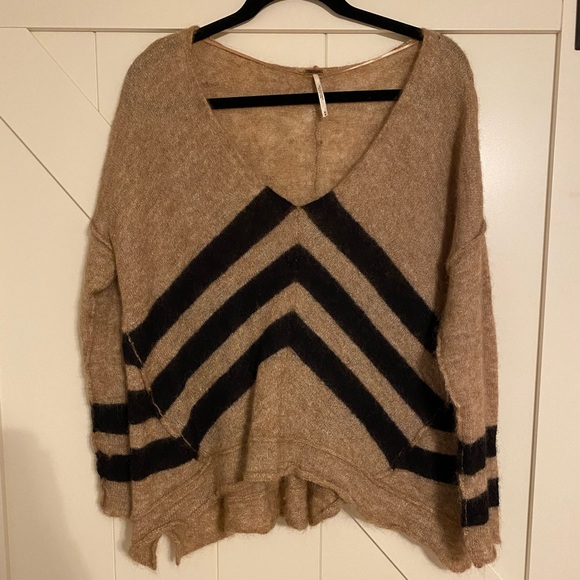 Free People Sweater - Picture 2 of 2